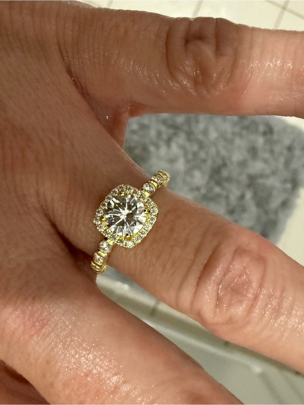 Gold Halo Round-Cut Solid 925 w/14k gold over & Genuine Moissanite- NWOT  size 6